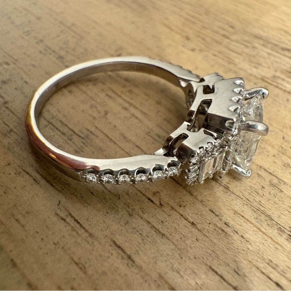 Kay Jewelers 1 1/2 carat princess cut natural diamond in a halo setting - Picture 7 of 14